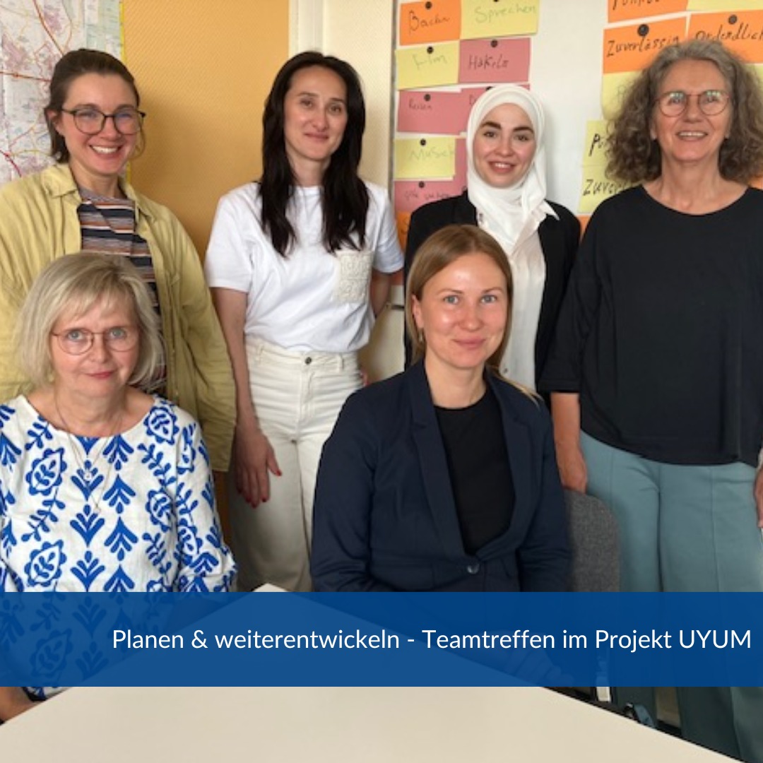 Regelmäßig treffen wir uns bei UYUM im Gesamtteam gemeinsam mit den Lehrkräften und Sozialpädagoginnen. Gemeinsam wird über den Unterricht und die Entwicklung der Teilnehmerinnen gesprochen. Es wird geplant und überlegt, wie UYUM weiterentwickelt und verbessert werden kann.
Auch diesmal war das Treffen wieder sehr produktiv. Es wurde der Unterricht während der Sommerferien geplant, über die Durchführung von Ausflügen gesprochen, eine neue Blendet Learning Unterrichtssoftware für den Deutschunterricht vorgestellt und vieles mehr.
Wir bedanken uns bei unseren Lehrkräften für ihren großartigen Einsatz und ihre sehr wertvolle Arbeit ❤️
#wiesbaden #uyum #team #teamwork #gemeinsam #bauhauswerkstaetten