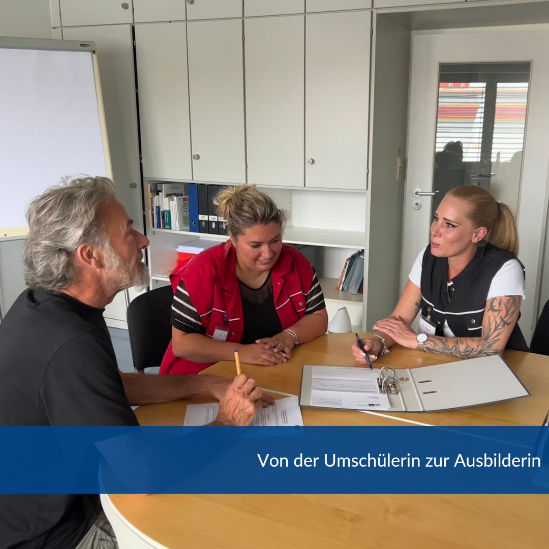 Nach ihrer erfolgreichen Umschulung zur Kauffrau im Einzelhandel wurde Andrea H. bei den BauHaus Werkstätten im Secondhand-Kaufhaus „Fast wie neu“ übernommen. Heute ist sie dort Fachanleiterin und Ausbilderin – und macht einen großartigen Job! Möchtest auch du neue Wege gehen? Unser außerbetriebliches Umschulungsprojekt bietet dir die Chance auf eine erfolgreiche Zukunft!
#Umschulung #Erfolgsgeschichte #Karriere #Neuanfang #Weiterbildung #wiesbaden #bauhauswerkstaetten