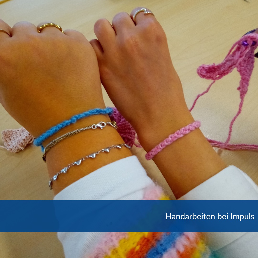 In den Ferien hat Impuls Handarbeiten angeboten und dieses Mal haben wir gemeinsam gehäkelt. Es war schön, zu sehen, wie schnell die Teilnehmer:innen Fortschritte erzielten und sich gegenseitig motivierten. Alle hatten riesig Spaß daran 🥰
#wiesbaden #handarbeit #häkeln #erfolge #lernen #impuls #familien #bauhauswerkstaetten