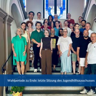 Die letzte Sitzung des Jugendhilfeausschusses in dieser Wahlperiode liegt hinter uns!
Gemeinsam mit den freien Jugendhilfeträgern, der Kommunalpolitik und der Verwaltung wurde in den vergangenen Jahren viel für die Perspektiven junger Menschen in unserer Stadt bewegt. Dafür ein herzliches Dankeschön an alle Beteiligten!
Ein besonderer Dank geht an Frau Dr. Becher, die sich im Zuge der neuen Koalitionsverhandlungen vom Vorsitz verabschiedet. Mit ihrer souveränen, herzlichen und fachlich hervorragenden Art hat sie die Arbeit des Jugendhilfeausschusses maßgeblich geprägt. Vielen Dank für Ihr großes Engagement!
Für die kommende Wahlperiode freuen wir uns auf eine gute Zusammenarbeit und wünschen uns weiterhin ein verlässliches kommunalpolitisches Engagement für die wichtige Arbeit des Jugendhilfeausschusses – damit die Interessen von Kindern, Jugendlichen und Familien auch künftig eine starke Stimme haben.
#wiesbaden #jugendhilfe #jugendhilfeausschuss #bauhauswerkstaetten